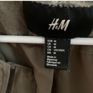 Olive green H&M jacket 🌟